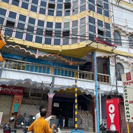 Oyo 48133 Hotel Payel Māldah Exteriör bild